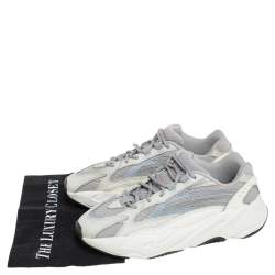 مملوكة مسبقًا Yeezy x adidas Grey/White Cotton Knit And Nubuck Boost 700 V2 Static Sneakers Size 42 2/3