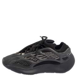 مملوكة مسبقًا حذاء رياضي  اديداس X ييزي 700 V3 ألفاه قماش تريكو وبولي يوريثان أسود بعنق منخفض م قاس 39 1/3  