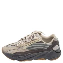 Pre Owned حذاء رياضي ييزي x أديداس 500 سولت سويدي وشبك رصاصي مقاس 43 2/3