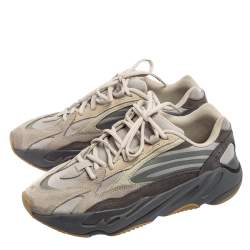 Pre Owned حذاء رياضي ييزي x أديداس 500 سولت سويدي وشبك رصاصي مقاس 43 2/3