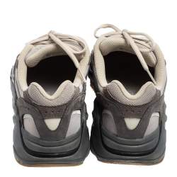 Pre Owned حذاء رياضي ييزي x أديداس 500 سولت سويدي وشبك رصاصي مقاس 43 2/3