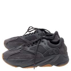 Pre Owned حذاء رياضي ييزي x أديداس بوست 700 موف v2 شبك وسويدي رمادي داكن منخفض من أعلى مقاس 39 1/3