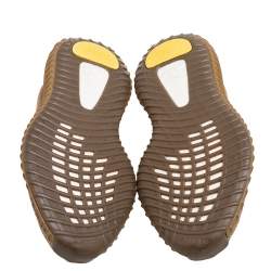 مملوكة مسبقًا حذاء رياضي ييزي وأديداس أيرث بوست 350 V2 قماش تريكو بني مقاس 42