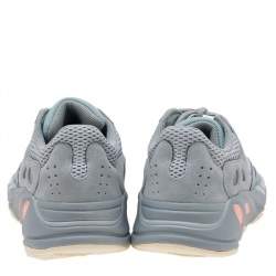 Pre Owned حذاء رياضي ييزي x أديداس بوست 700 ڨي2 اينرتيا شبك وسويدي أزرق/رصاصي مقاس 43 1/3