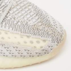 Pre Owned حذاء رياضي ييزي x أديداس بوست 350 ڨي2 شبك وقماش تريكو رصاصي/أبيض مقاس 40 2/3