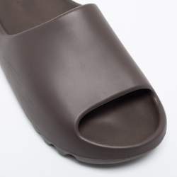 Pre Owned Yeezy x Adidas Brown Rubber Onyx Slides Size 43