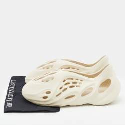Pre Owned Yeezy x Adidas Off-White Rubber Foam RNNR Sand Sneakers Size 46 2/3