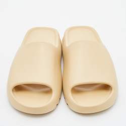 Pre Owned Yeezy x Adidas Beige Rubber Desert Sand Slides Size 48.5