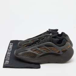 Pre Owned Yeezy x Adidas Black/Brown Knit Fabric and Polyurethane 700 V3 Clabro Sneakers Size 42