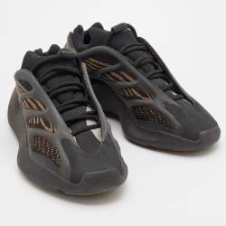 Pre Owned Yeezy x Adidas Black/Brown Knit Fabric and Polyurethane 700 V3 Clabro Sneakers Size 42