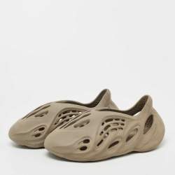 Yeezy x Adidas Brown Rubber Foam RNNR Stone Sage Sneakers Size 43