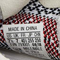 Pre Owned Yeezy x Adidas White/Black Knit Fabric Boost 350 V2 Zebra Low Top Sneakers Size 40 2/3