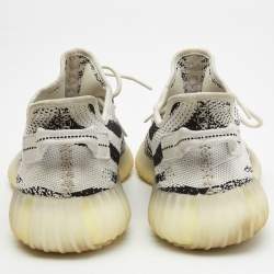 Pre Owned Yeezy x Adiddas White/Black Knit Fabric 350 V2 White Core sneakers Size 46 2/3
