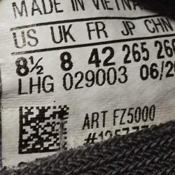 Pre Owned Yeezy x Adidas Black/Grey Knit Fabric Boost 350 V2 Carbon Sneakers Size 42