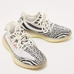 Pre Owned Yeezy x Adidas White/Black Knit Fabric Boost 350 V2 Zebra Sneakers Size 39 1/3