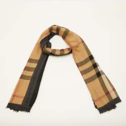 Pre Owned Burberry Haymarket Check Beige/Black Wool Fringed Scarf
