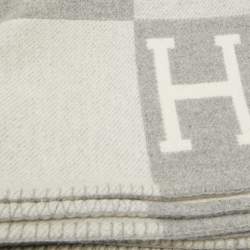 Hermes Ecru / Gris Clair Merino Wool Blend Avalon III Throw Blanket