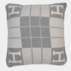 Pre Owned Hermes Avalon 3 Cushion Coco - Camomile Size Pm