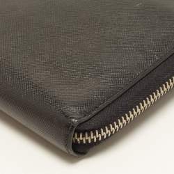 مملوكة مسبقًا Prada Triangle Logo Black Saffiano Lux Leather Wallet Organizer