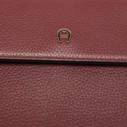 Pre Owned Aigner Burgundy Leather Medium Delia Top Handle Bag