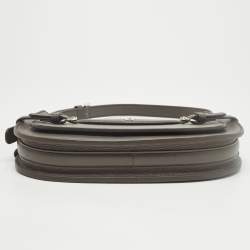 مملوكة مسبقًا حقيبة كتف صغيرة إيغنر كافالو جلد رمادي داكن