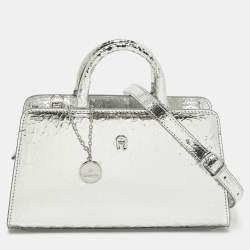 مملوكة مسبقًا Aigner Cybill Stretch S Mini Silver Crackled Leather Satchel