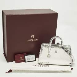 مملوكة مسبقًا Aigner Cybill Stretch S Mini Silver Crackled Leather Satchel