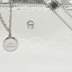مملوكة مسبقًا Aigner Cybill Stretch S Mini Silver Crackled Leather Satchel