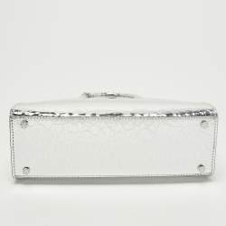 مملوكة مسبقًا Aigner Cybill Stretch S Mini Silver Crackled Leather Satchel