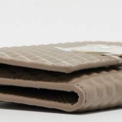 Pre Owned Aigner Beige Leather Pria Trifold Wallet