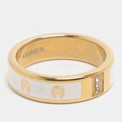 مملوكة مسبقًا Aigner Cream/Gold Tone Metal and Enamel Band Ring Size 57
