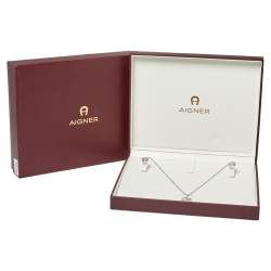 مملوكة مسبقًا طقم أقراط و قلادة أيغنر دلاية قلب شعار الماركة مزين كريستال