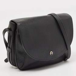 Pre Owned Aigner Black Leather Flap Shoulder Bag