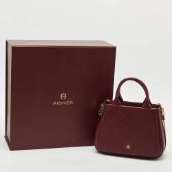 Pre Owned Aigner Burgundy Quilted Embossed Leather Top Handle Bag