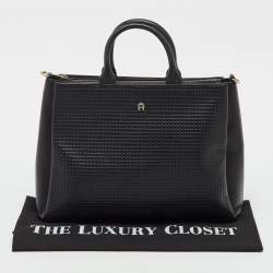 Pre Owned Aigner Black Leather Middle Zip Tote