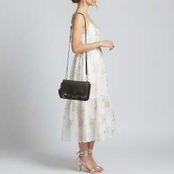 مملوكة مسبقًا حقيبة كتف أيغنر جلد قلاب أسود