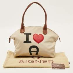 مملوكة مسبقًا Aigner I Love A Beige/Brown Nylon Zip Satchel