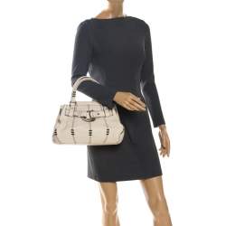 Pre Owned Aigner Off White Leather Buckle Padlock Bag