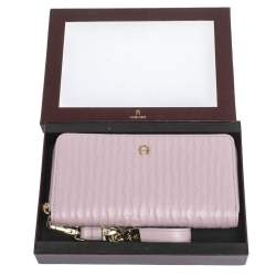 Pre Owned Aigner Light Pink Leather Zip Around Wallet