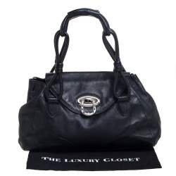 مملوكة مسبقًا Aigner Black Leather Logo Buckle Flap Shoulder Bag