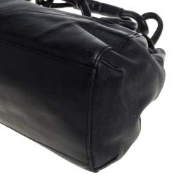 مملوكة مسبقًا Aigner Black Leather Logo Buckle Flap Shoulder Bag