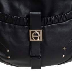 مملوكة مسبقًا Aigner Black Leather Metal Logo Hobo