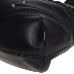 مملوكة مسبقًا Aigner Black Leather Metal Logo Hobo