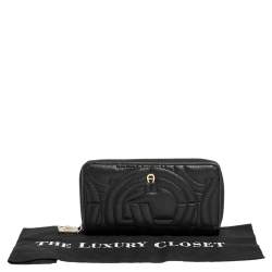 Pre Owned Aigner Black Quilted Leather Zip Around Wallet