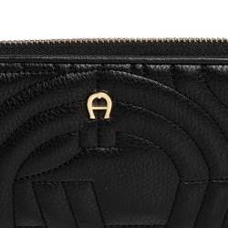 Pre Owned Aigner Black Quilted Leather Zip Around Wallet