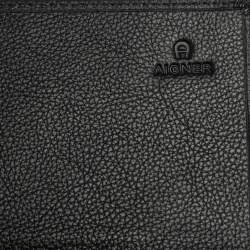 مملوكة مسبقًا Aigner Black Leather Logo Flap Continental Wallet