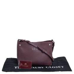 Pre Owned Aigner Burgundy Leather Zip Crossbody Bag