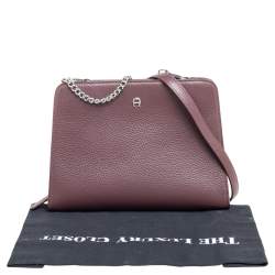 Pre Owned حقيبة كتف آيغنز جلد محبب عنابي بسلسلة