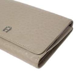 Pre Owned Aigner Beige Leather Trifold Wallet