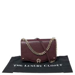 مملوكة مسبقًا Aigner Black/Burgundy Grained Leather Diadora Chain Shoulder Bag